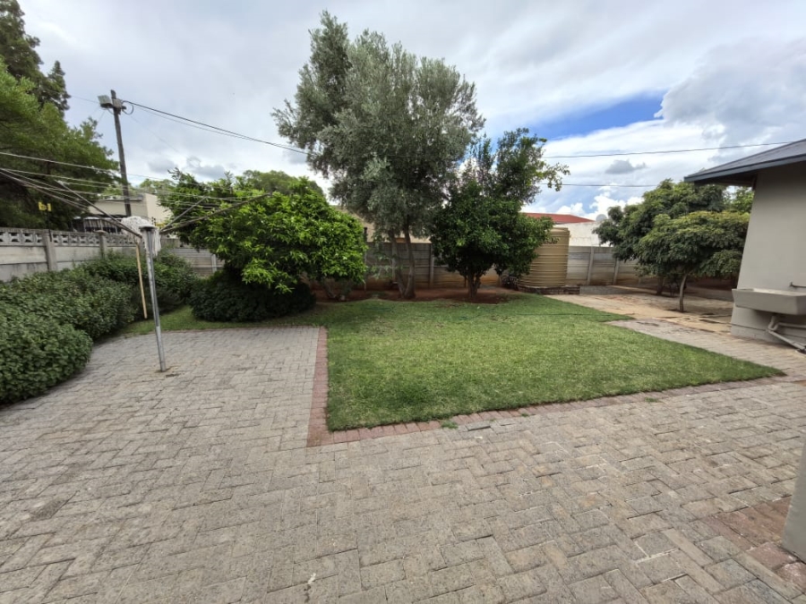 5 Bedroom Property for Sale in Labram Northern Cape